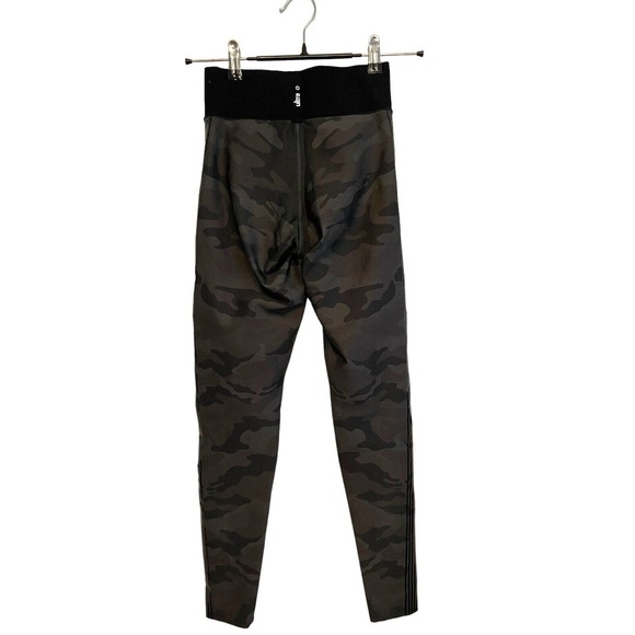 Ultracor Camo Ankle Crop Leggings Women Size Medium Gray Active Stripe USA Eco - Picture 2 of 8